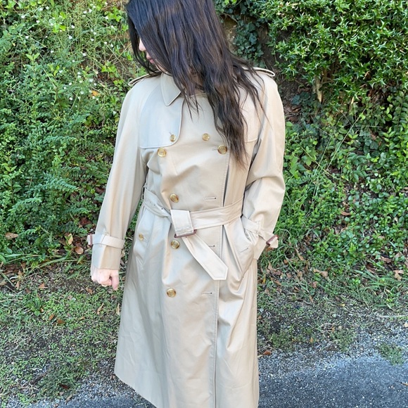 Burberry trench coat - Picture 6 of 8